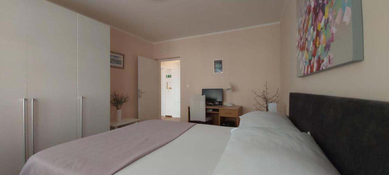 Mara Apartment *